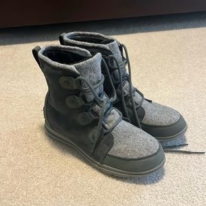 Sorel gray suede boots size 9.5